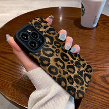 Load image into Gallery viewer, Lux Leopard Gold Silicone Cover